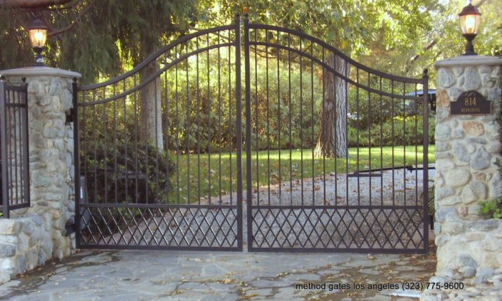 double swing iron driveway gate